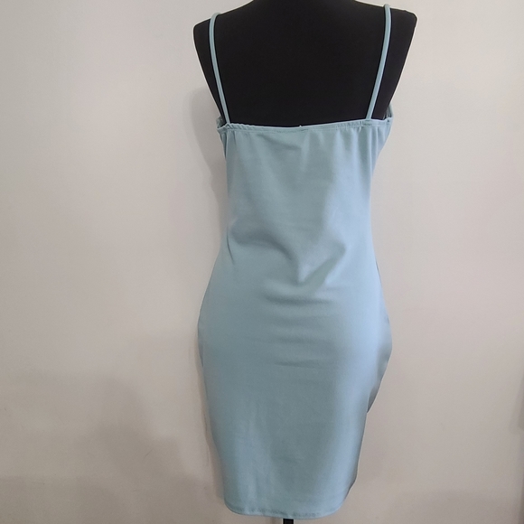 Jacaranda V cut bodycon dress - Picture 2 of 7